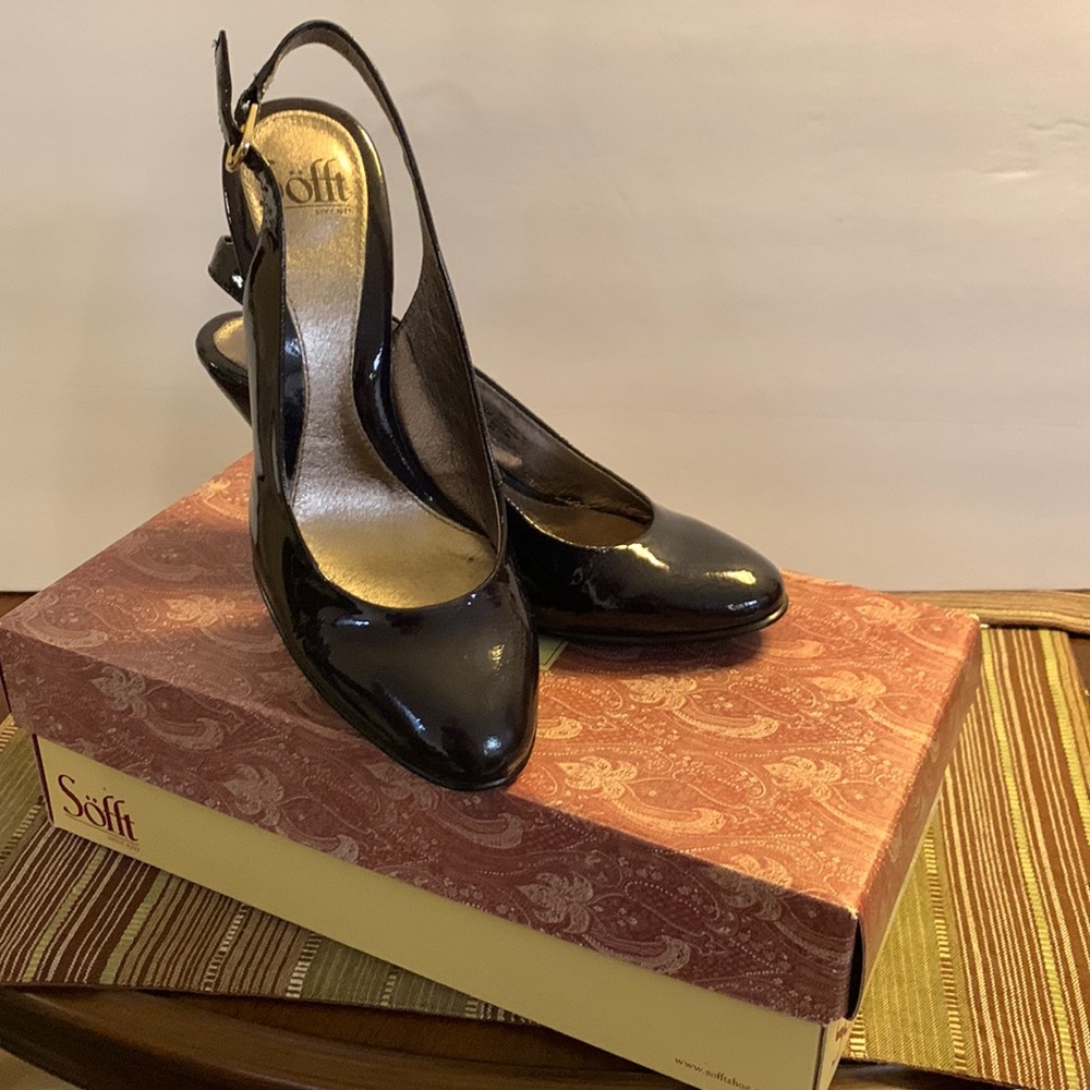 Sofft 7.5 Navy Patent heel